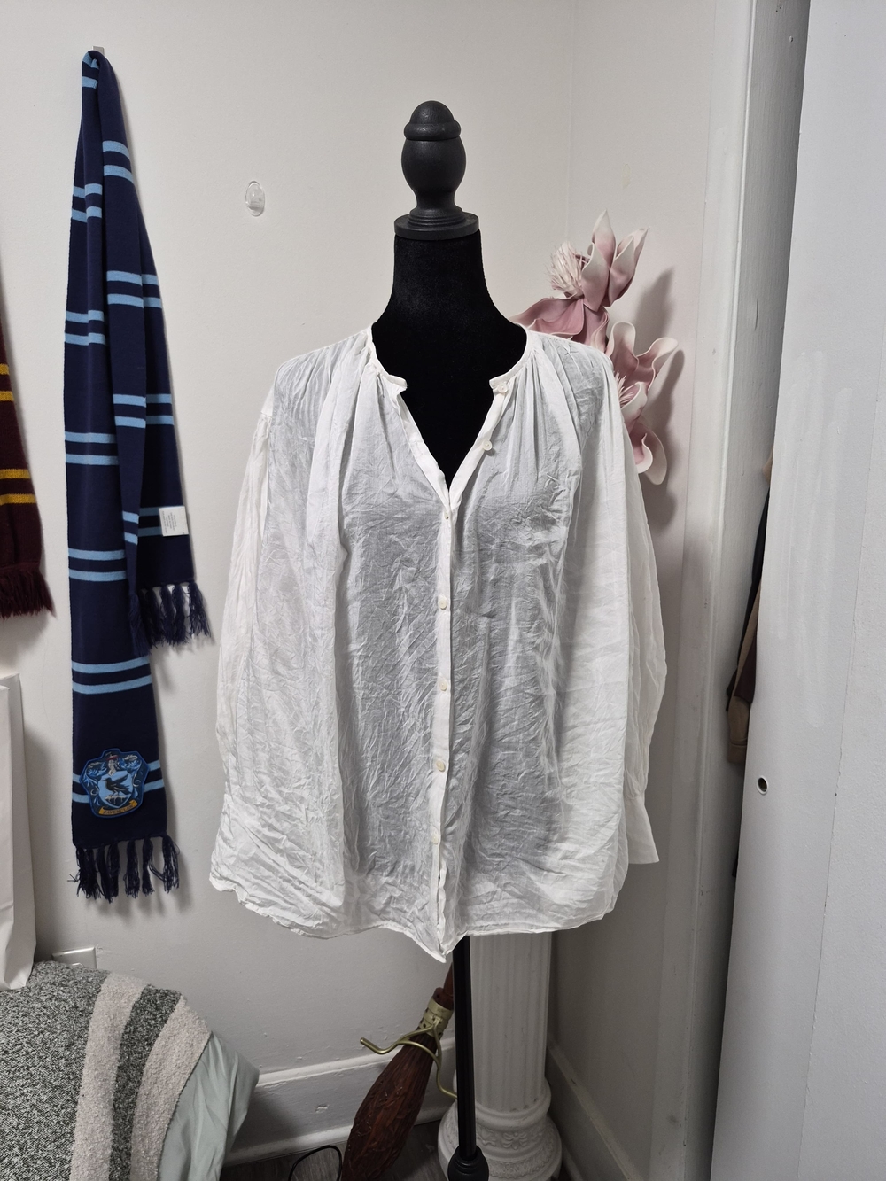 Banana Republic White Lightweight Button-Down Blouse